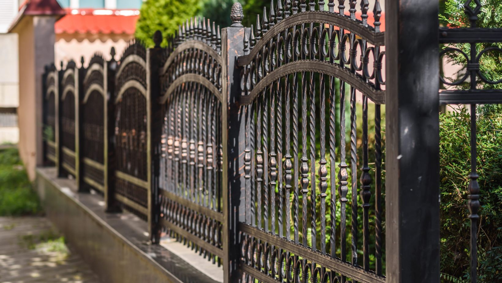 chain link fencing or aluminum fences, and secure gate installation services